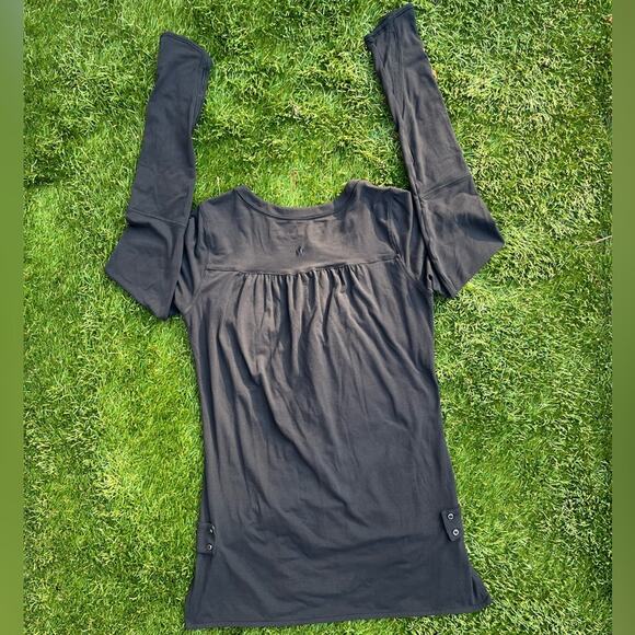 Lululemon Urbanite Henley Long Sleeve Athletic Soft Shirttail Pleated Shirt 6 - Picture 8 of 11